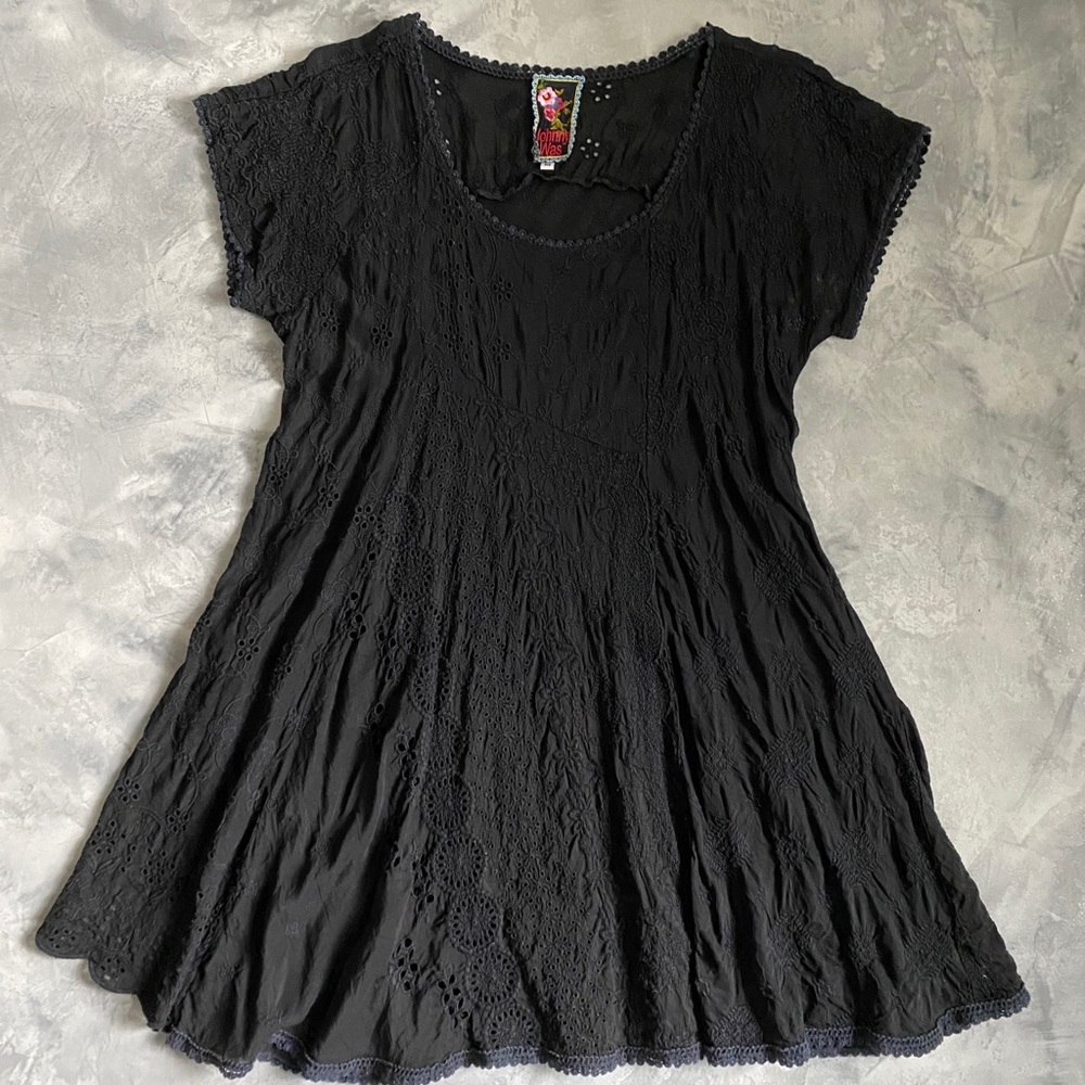 SOLD 🖤JOHNNY WAS Black Top!